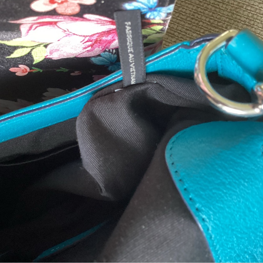 Marc Jacobs Blue Crossbody Bag with Adjustable Strap - Picture 11 of 11